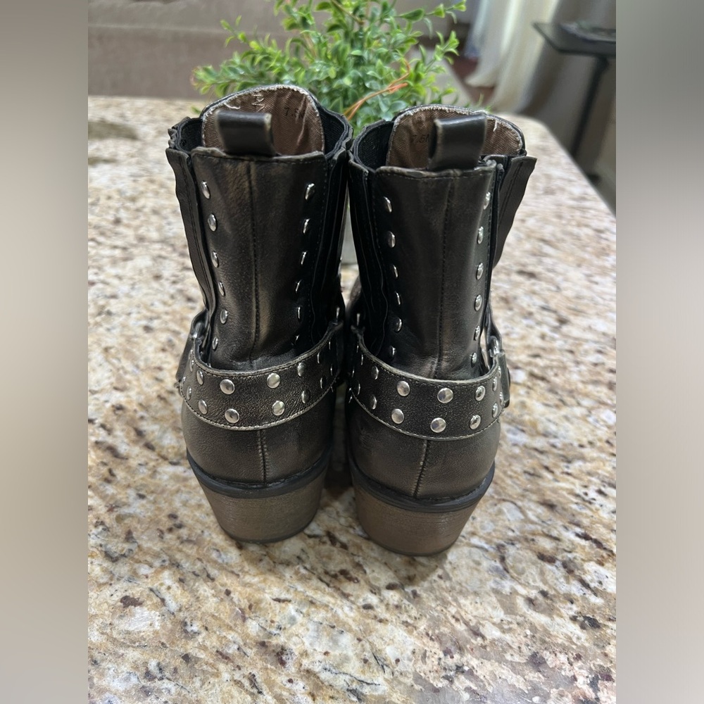 Coconuts by Matisse Black Ankle Boots with Silver Accents - Picture 9 of 13